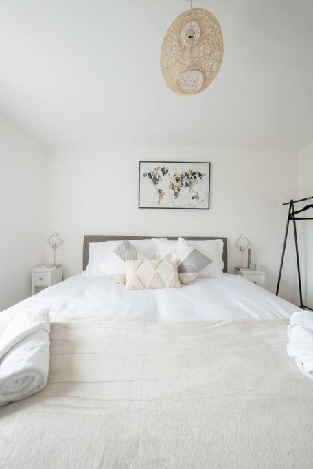 Stylish 2-Bed Home - For Company Contractor And Leisure Stays - Nec, Airport, Hs2, Contractors, Resort World برمنغهام المظهر الخارجي الصورة